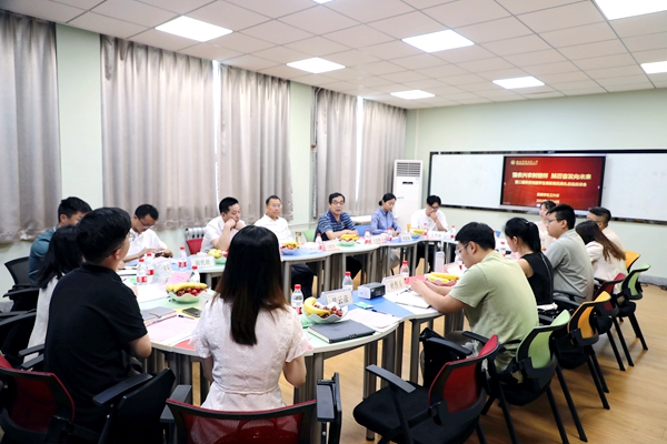 座谈会现场_副本.jpg